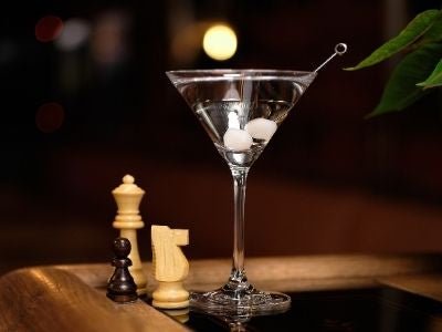 The Gibson Cocktail makes a comeback after appearing in The Queen's Gambit - Caviar and Cocktails